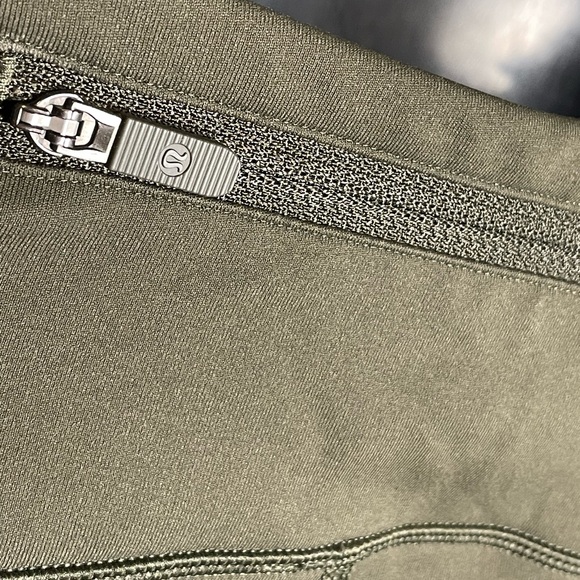 Lululemon - Picture 7 of 7